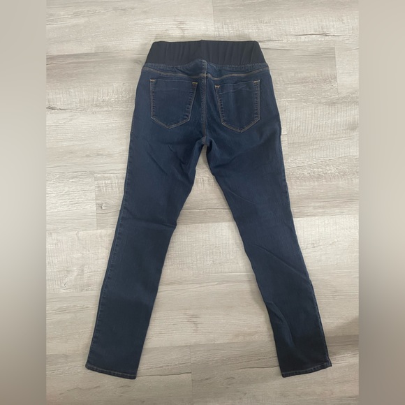 Size 6 Old navy maternity jeans, full panel, NWOT - Picture 5 of 5